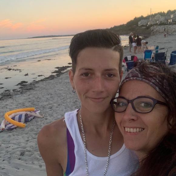 Meet your Posher, Liz - Picture 1 of 1